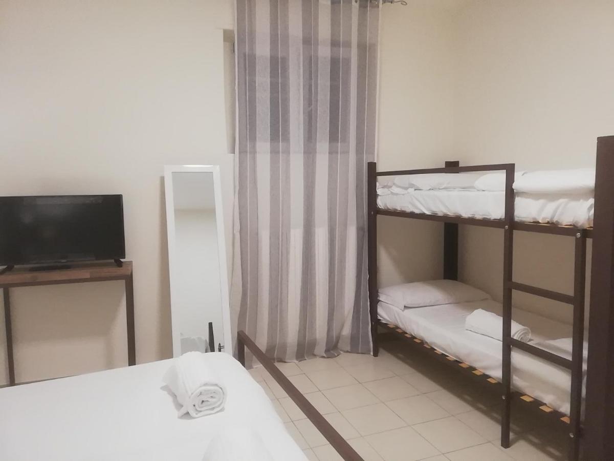 Ostello Dei Sassi - Rooms And Beds มาเตรา ภายนอก รูปภาพ