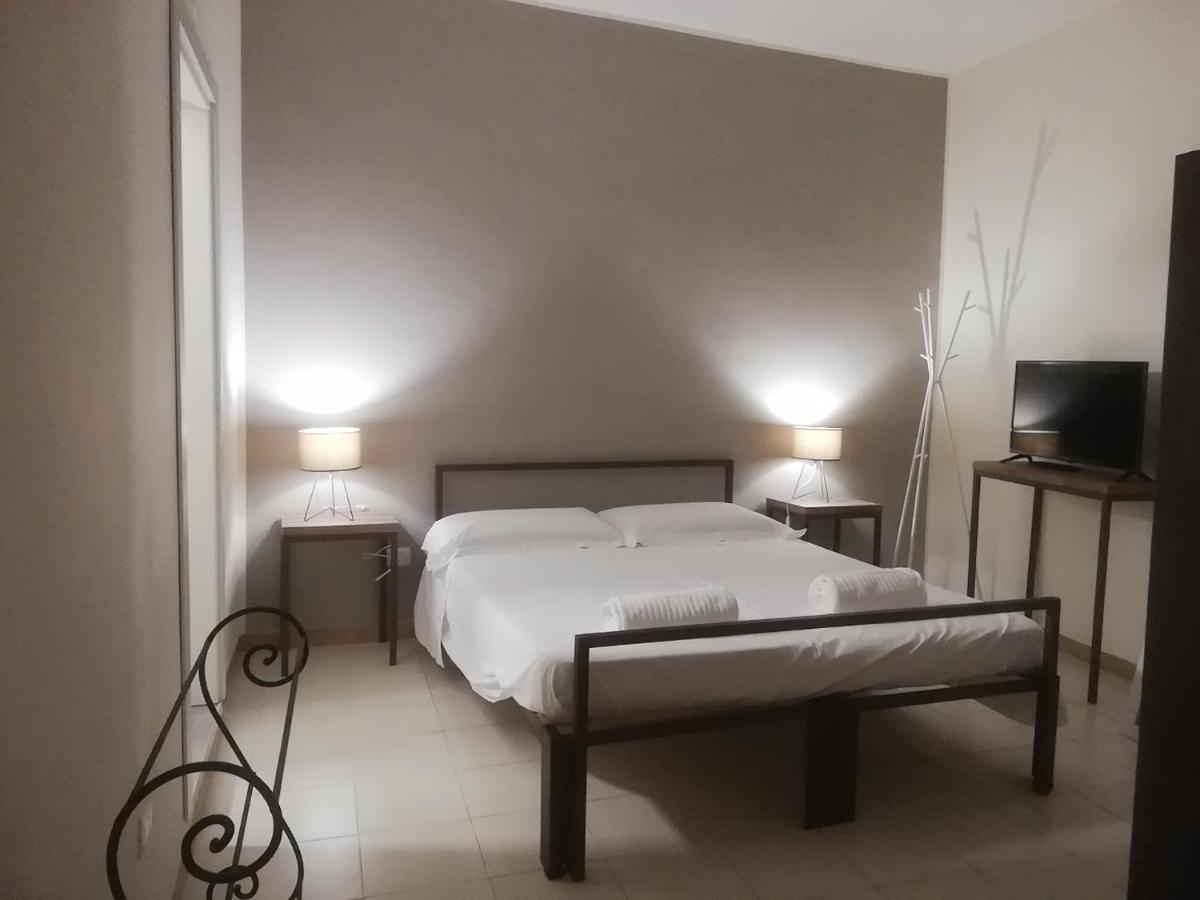 Ostello Dei Sassi - Rooms And Beds มาเตรา ภายนอก รูปภาพ