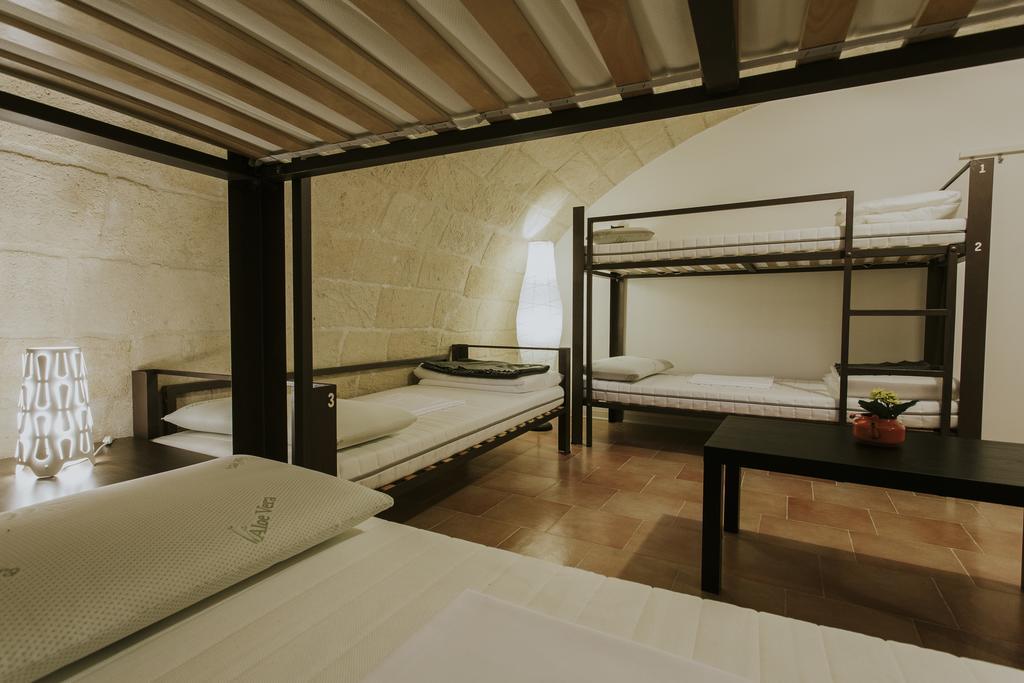 Ostello Dei Sassi - Rooms And Beds มาเตรา ภายนอก รูปภาพ