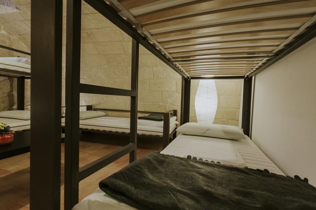Ostello Dei Sassi - Rooms And Beds มาเตรา ภายนอก รูปภาพ