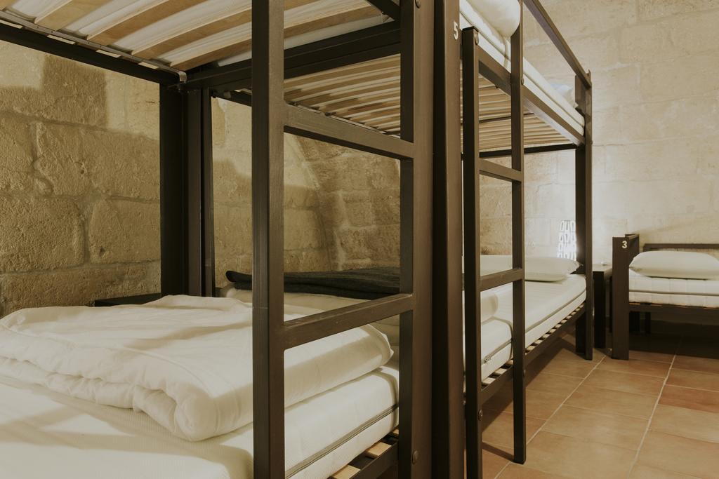 Ostello Dei Sassi - Rooms And Beds มาเตรา ภายนอก รูปภาพ