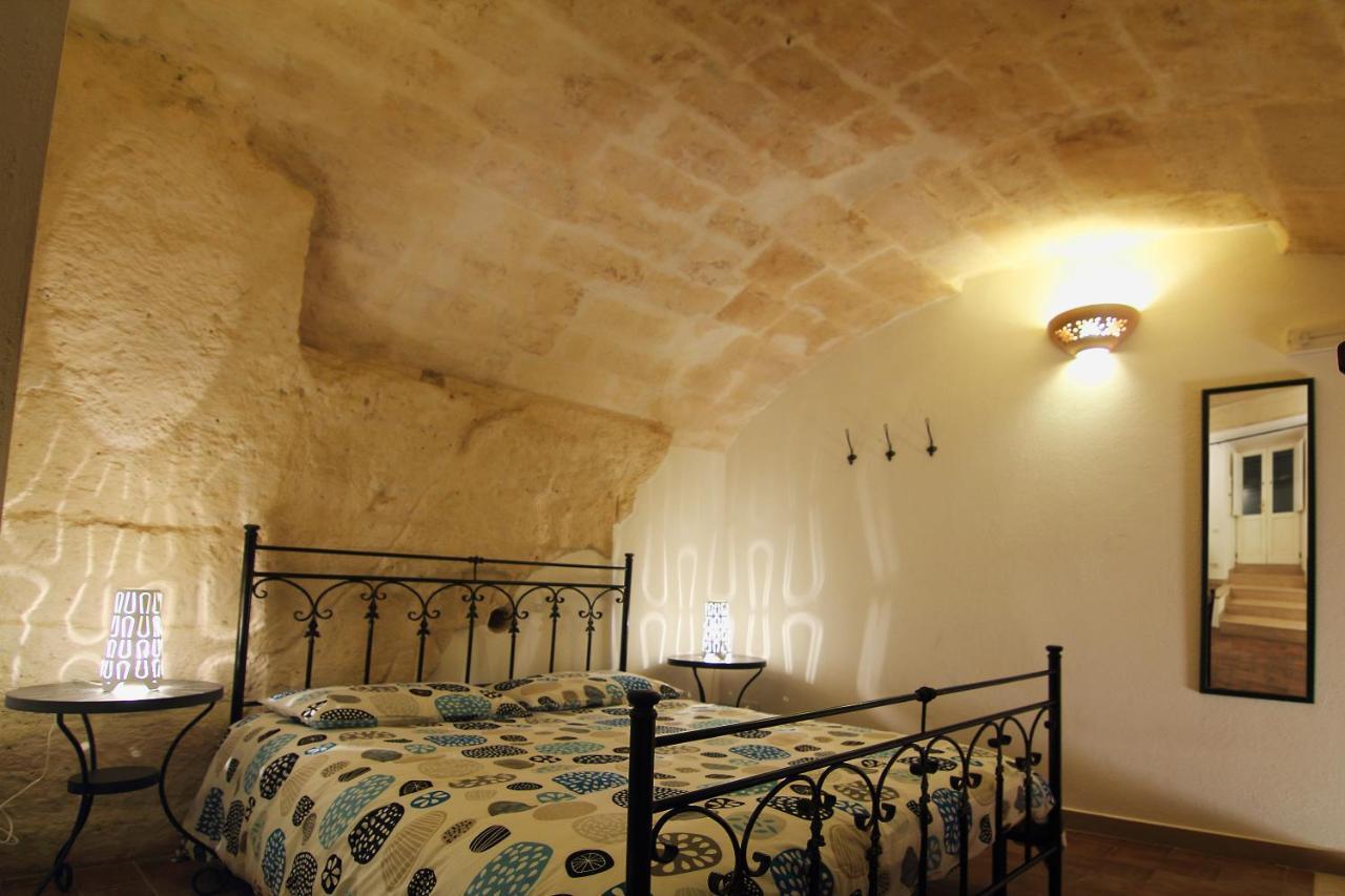 Ostello Dei Sassi - Rooms And Beds มาเตรา ภายนอก รูปภาพ