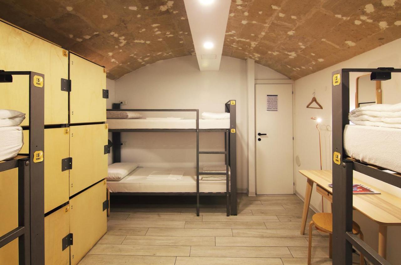 Ostello Dei Sassi - Rooms And Beds มาเตรา ภายนอก รูปภาพ